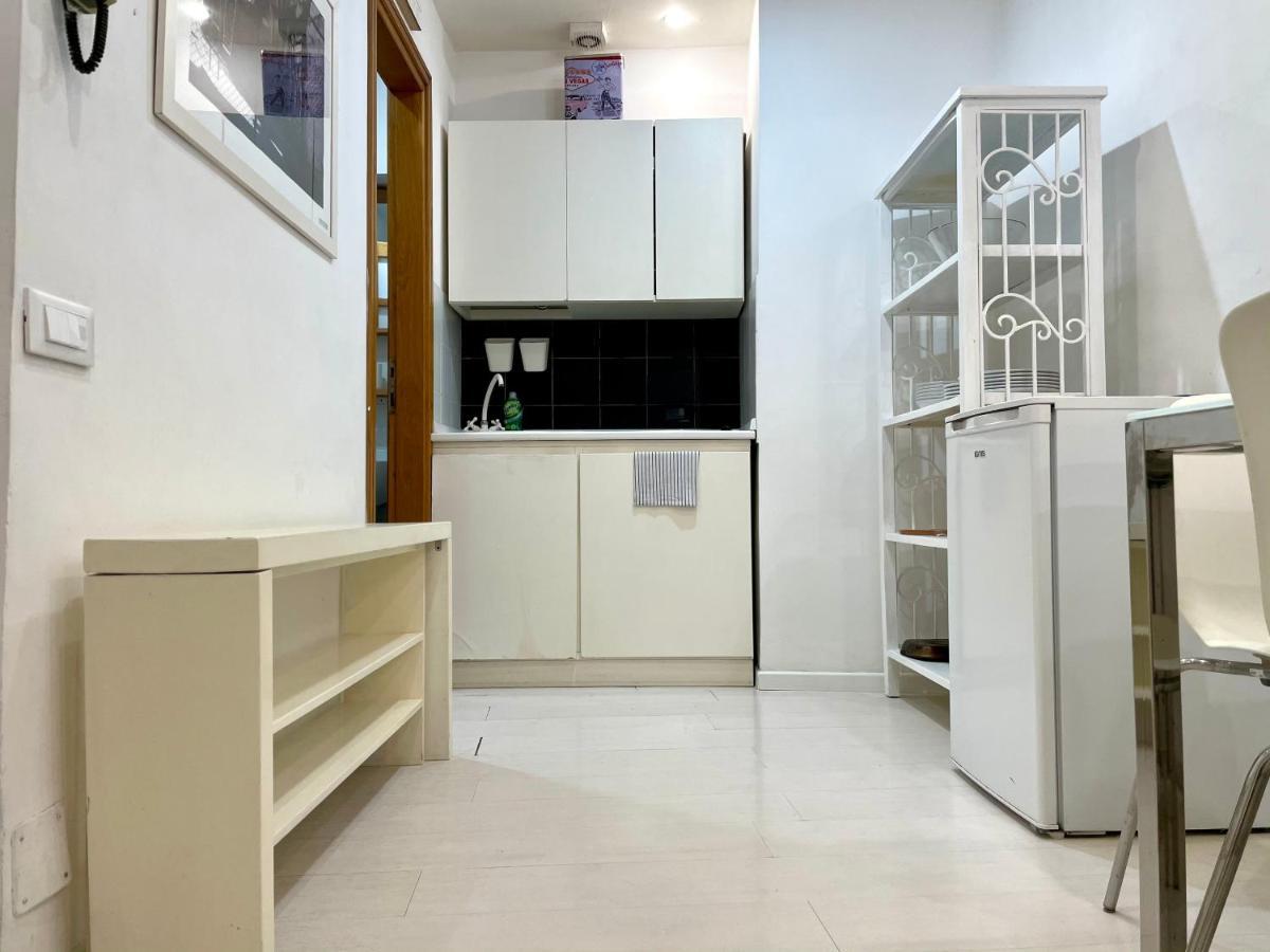 Colosseo 13 Boutique Apartment Roma Ngoại thất bức ảnh